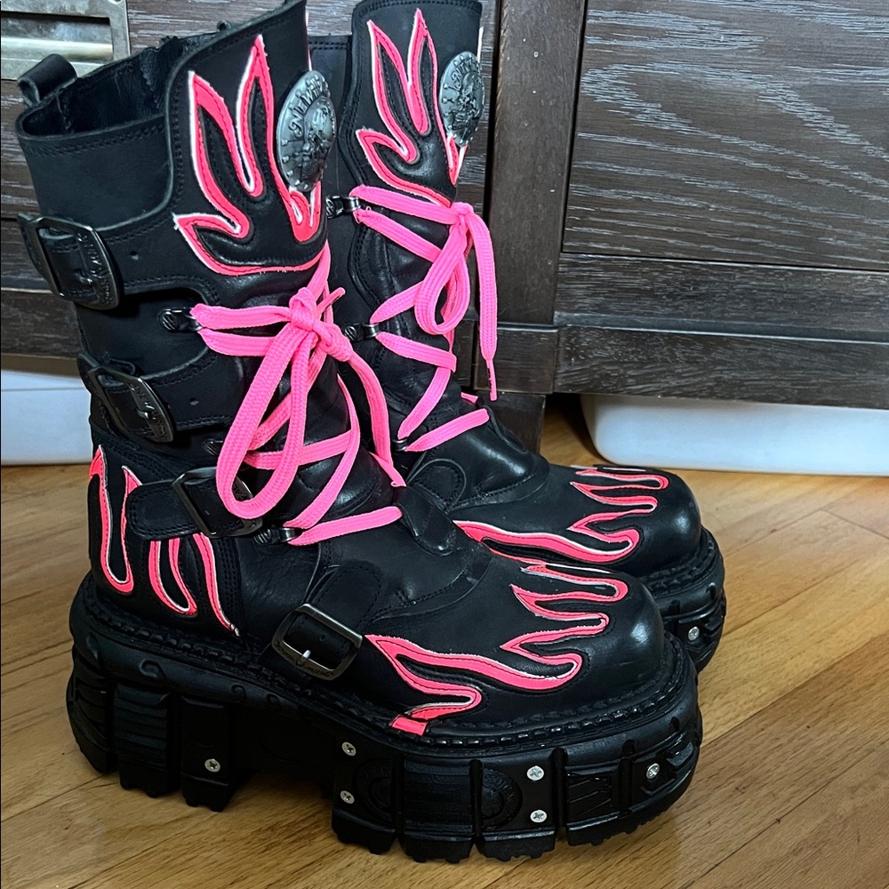 New Rock Shoes! Rare! Like New!